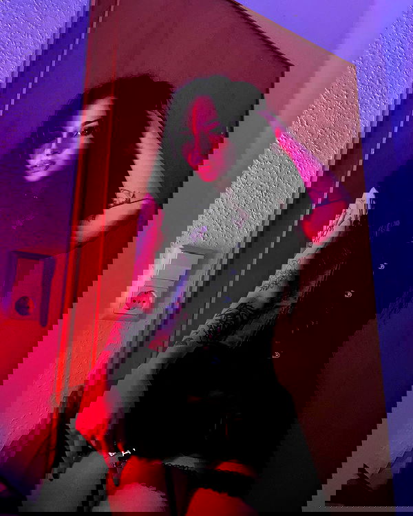 cata.leyah image ~ Altpins