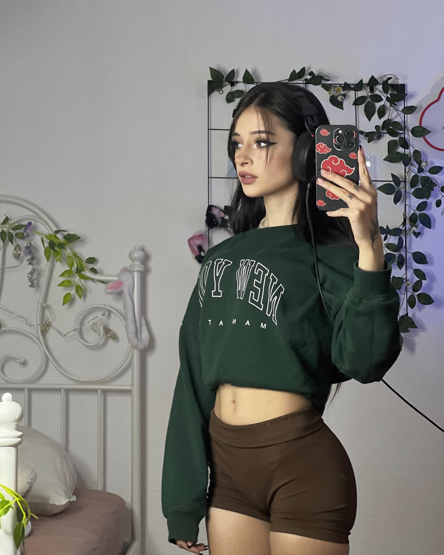 cata.leyah instagram image archive image