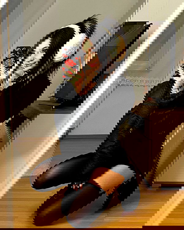 cata.leyah image ~ Altpins