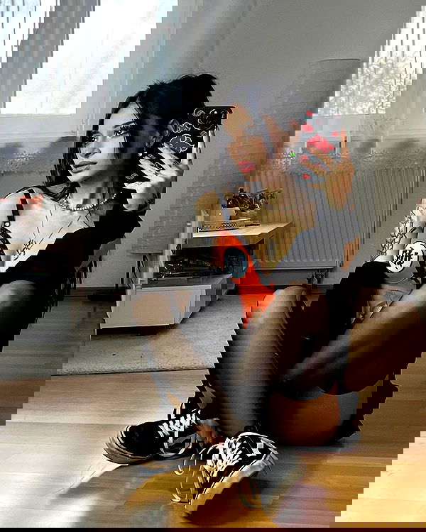 cata.leyah image ~ Altpins