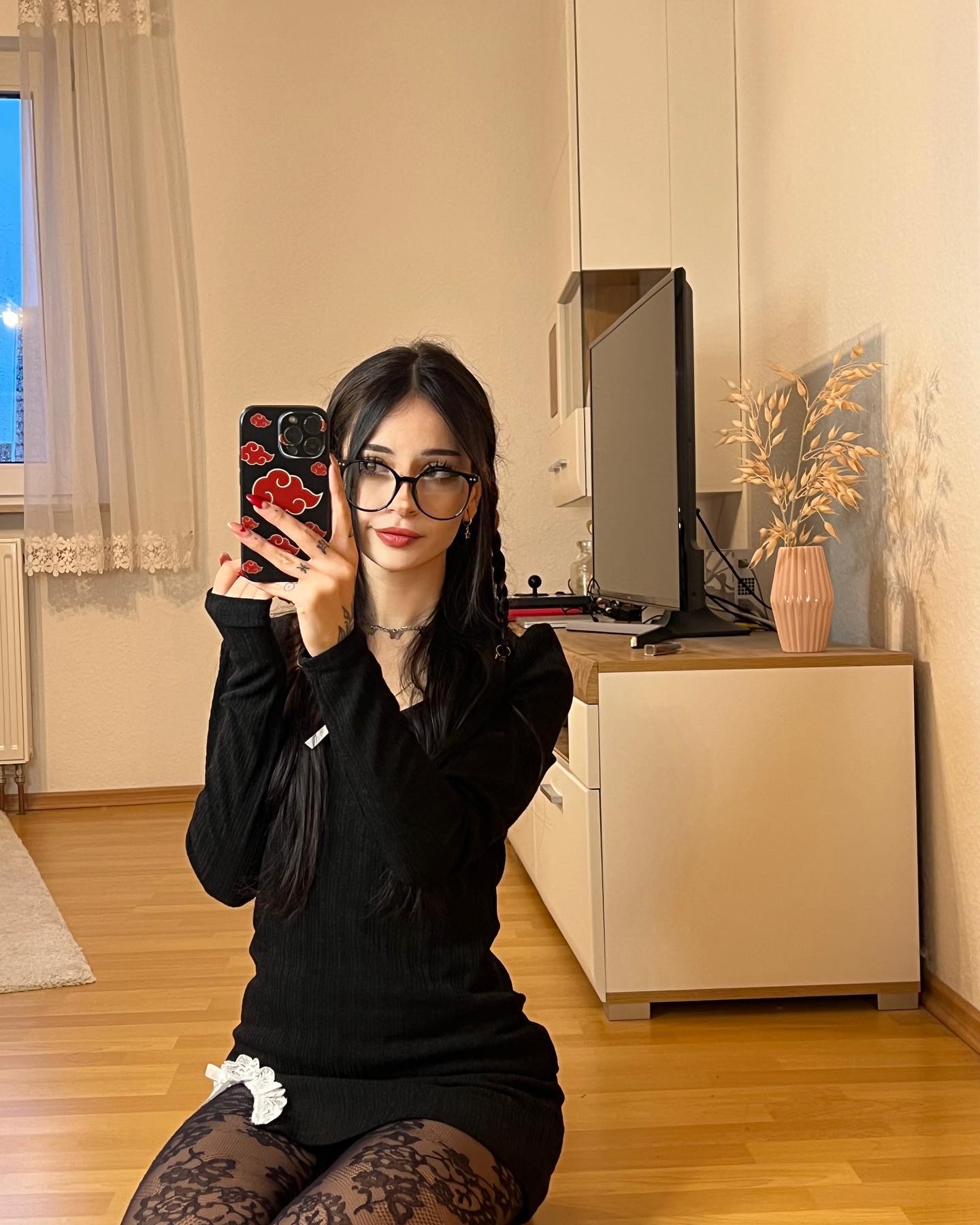 cata.leyah instagram image archive image