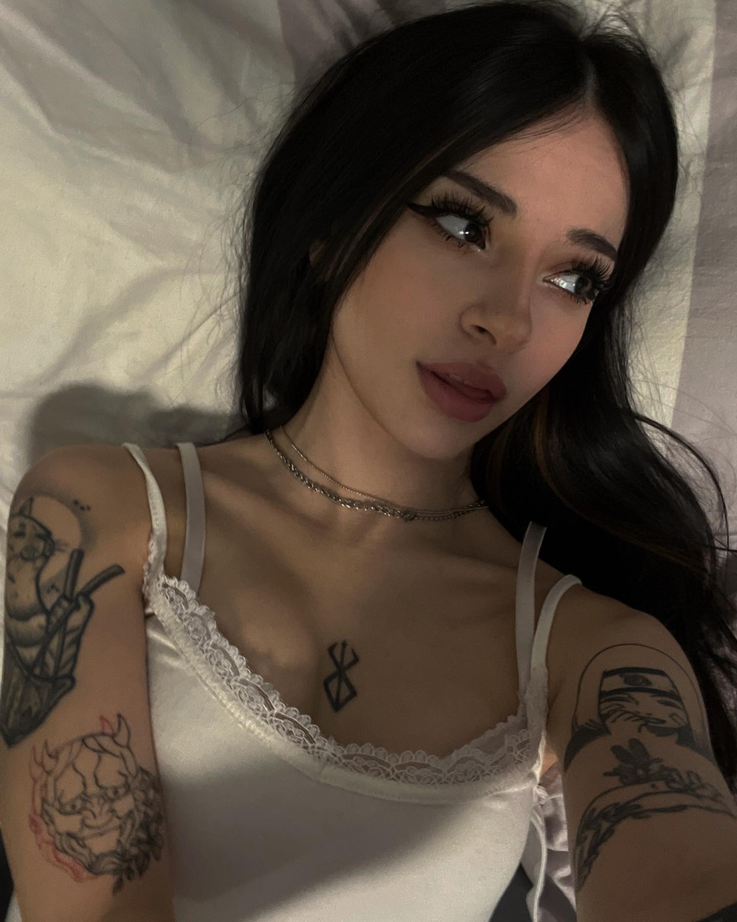 cata.leyah instagram image archive image