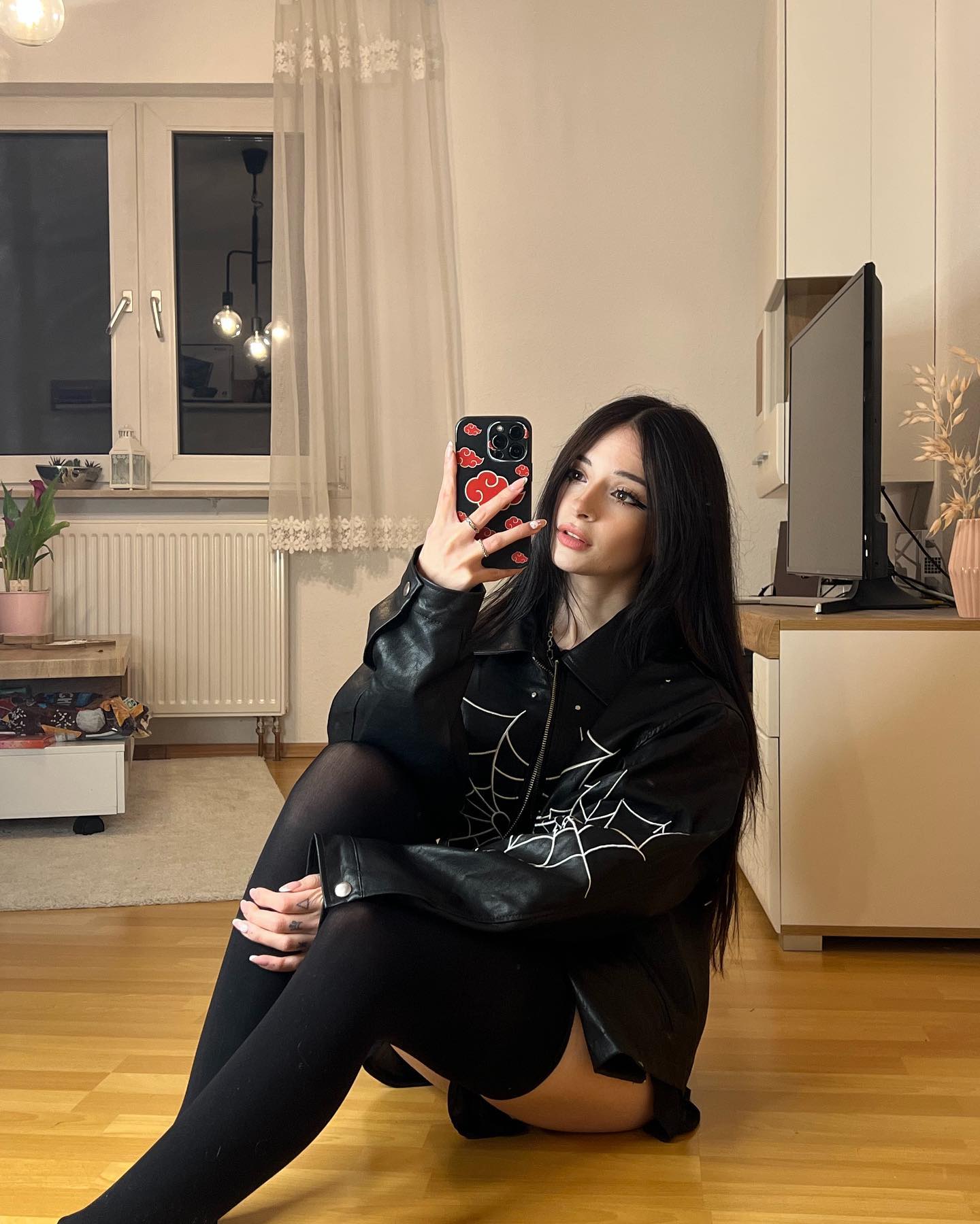 cata.leyah instagram image archive image