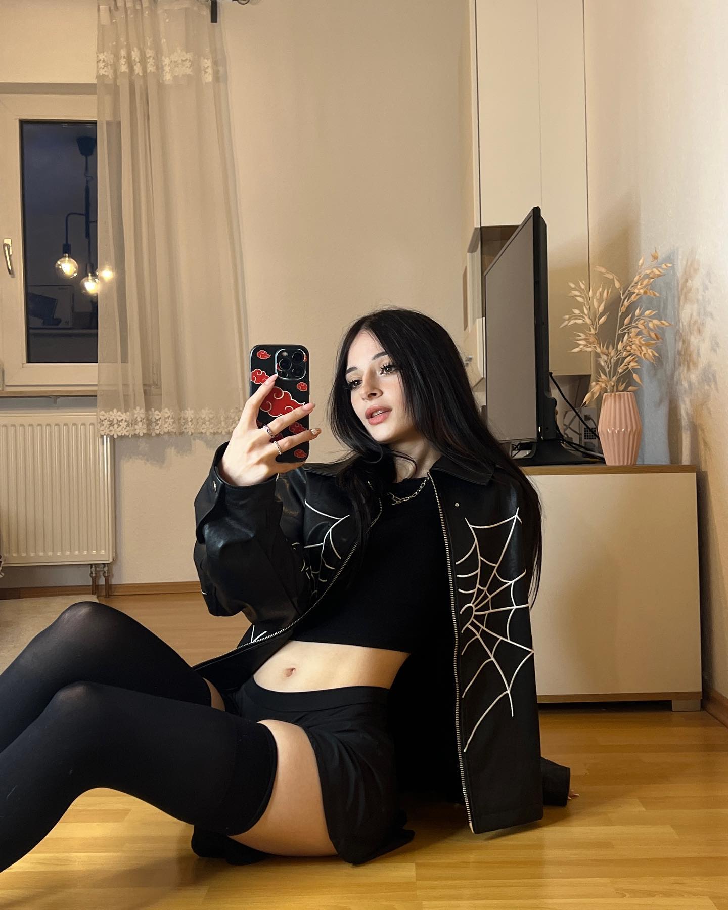 cata.leyah instagram image archive image