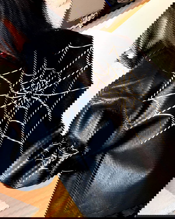 cata.leyah image ~ Altpins