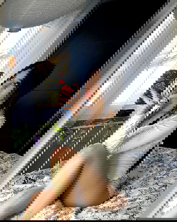 cata.leyah image ~ Altpins