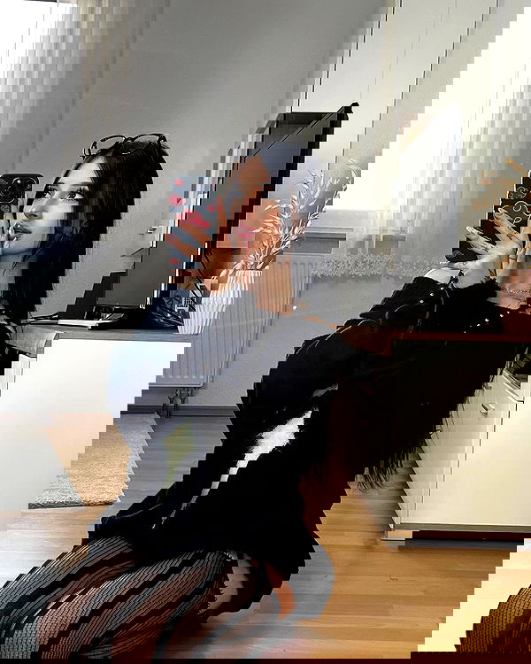 cata.leyah image ~ Altpins