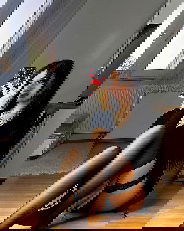 cata.leyah image ~ Altpins