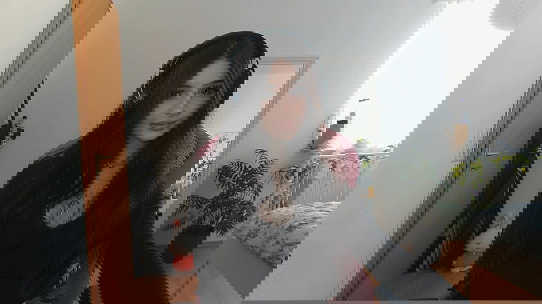 cata.leyah instagram image archive image