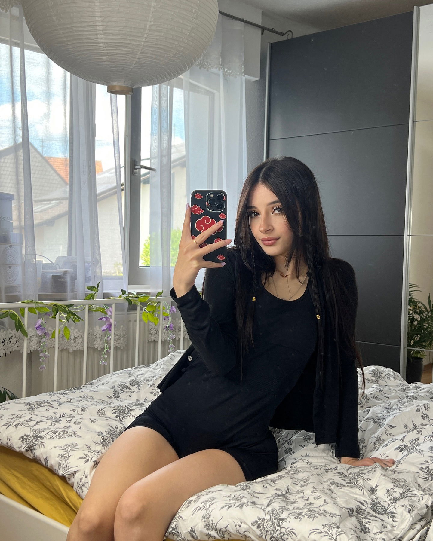 cata.leyah instagram image archive image