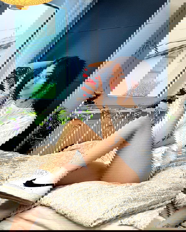 cata.leyah image ~ Altpins