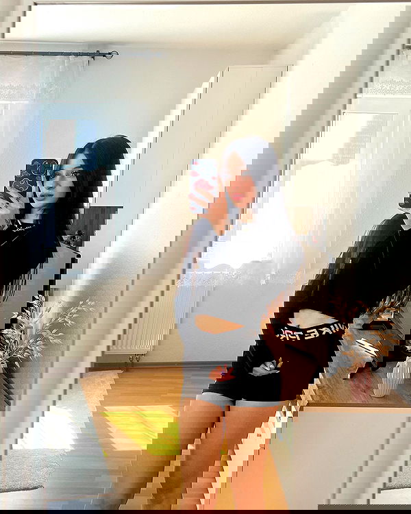 cata.leyah image ~ Altpins