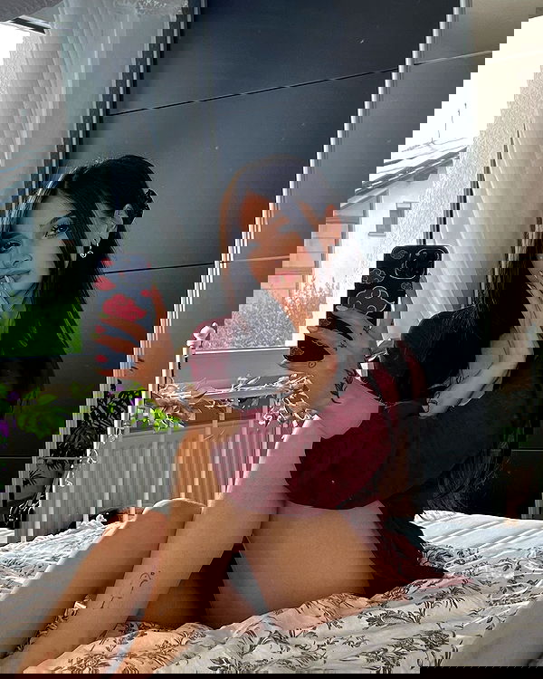 cata.leyah image ~ Altpins