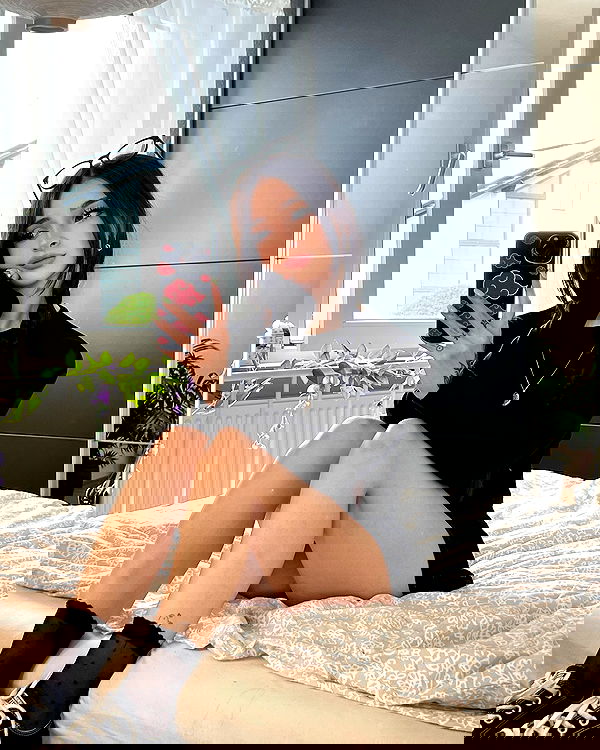 cata.leyah image ~ Altpins