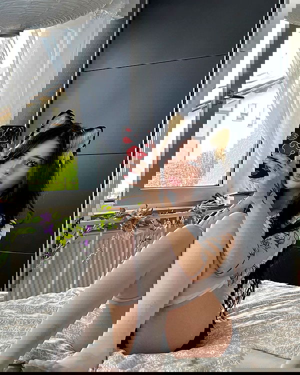 cata.leyah image ~ Altpins