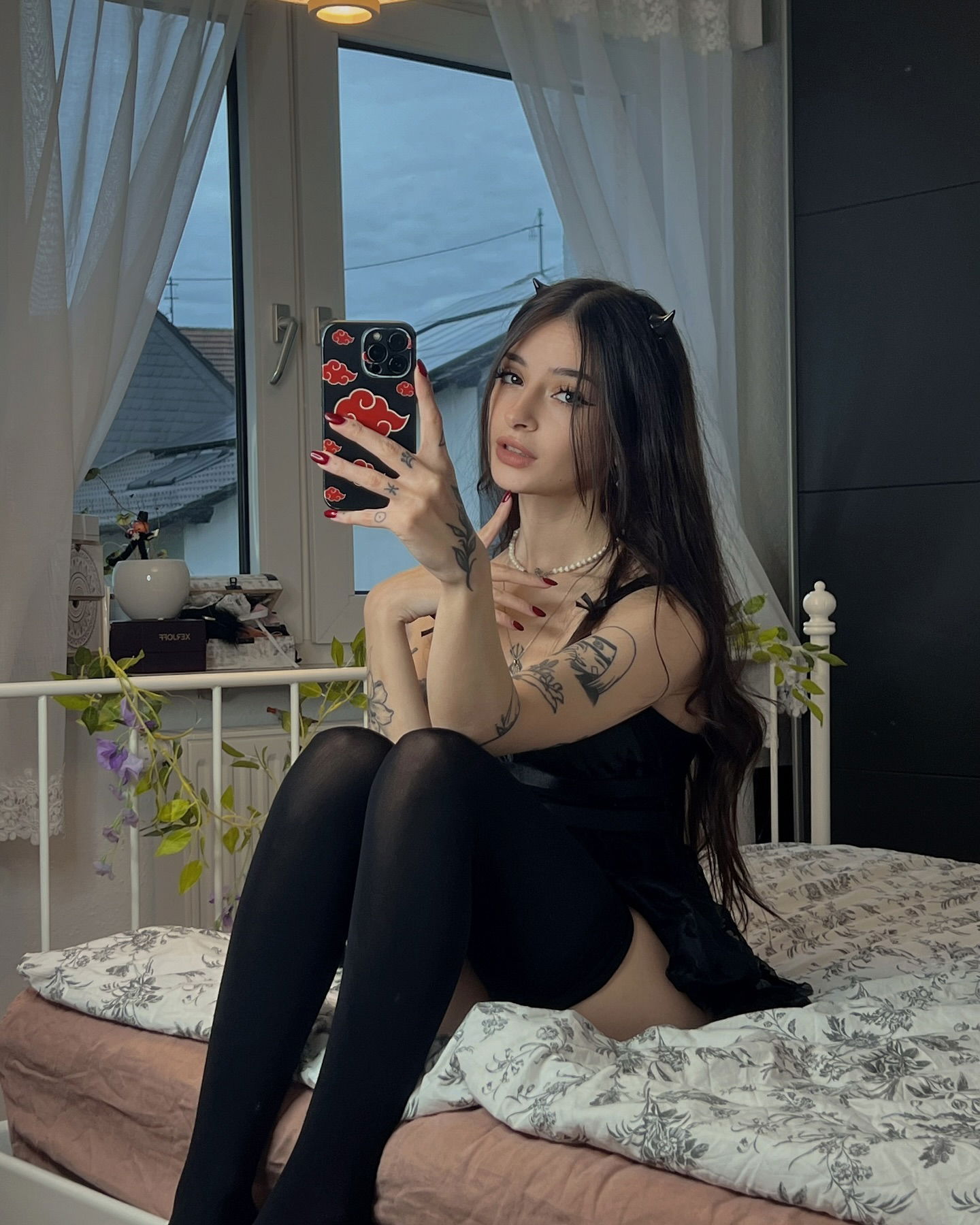 cata.leyah instagram image archive image