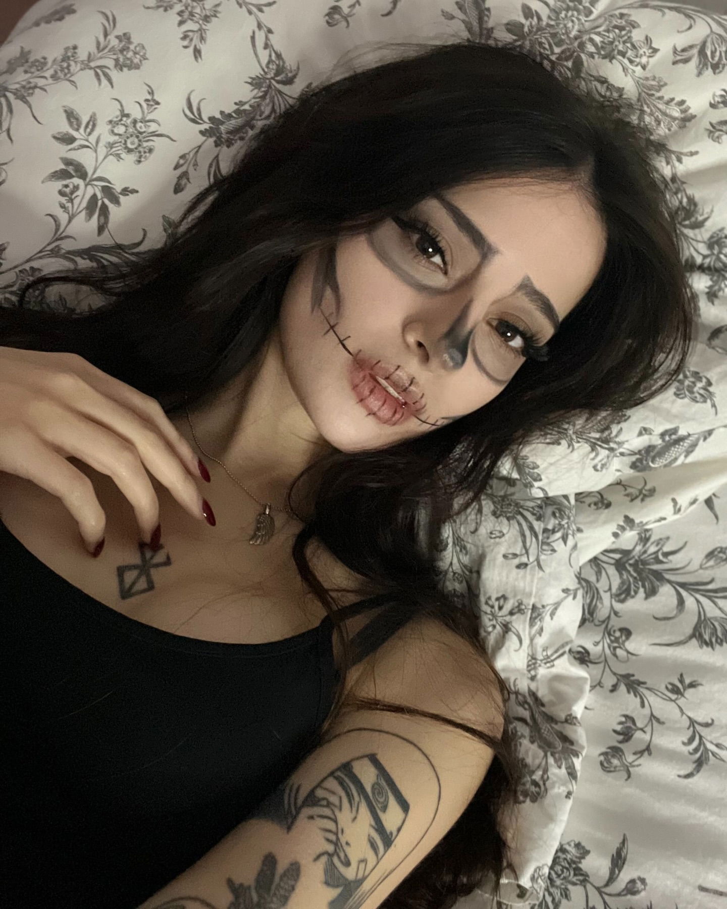 cata.leyah instagram image archive image