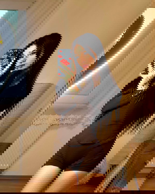 cata.leyah image ~ Altpins