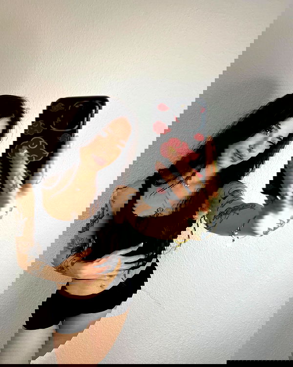 cata.leyah image ~ Altpins