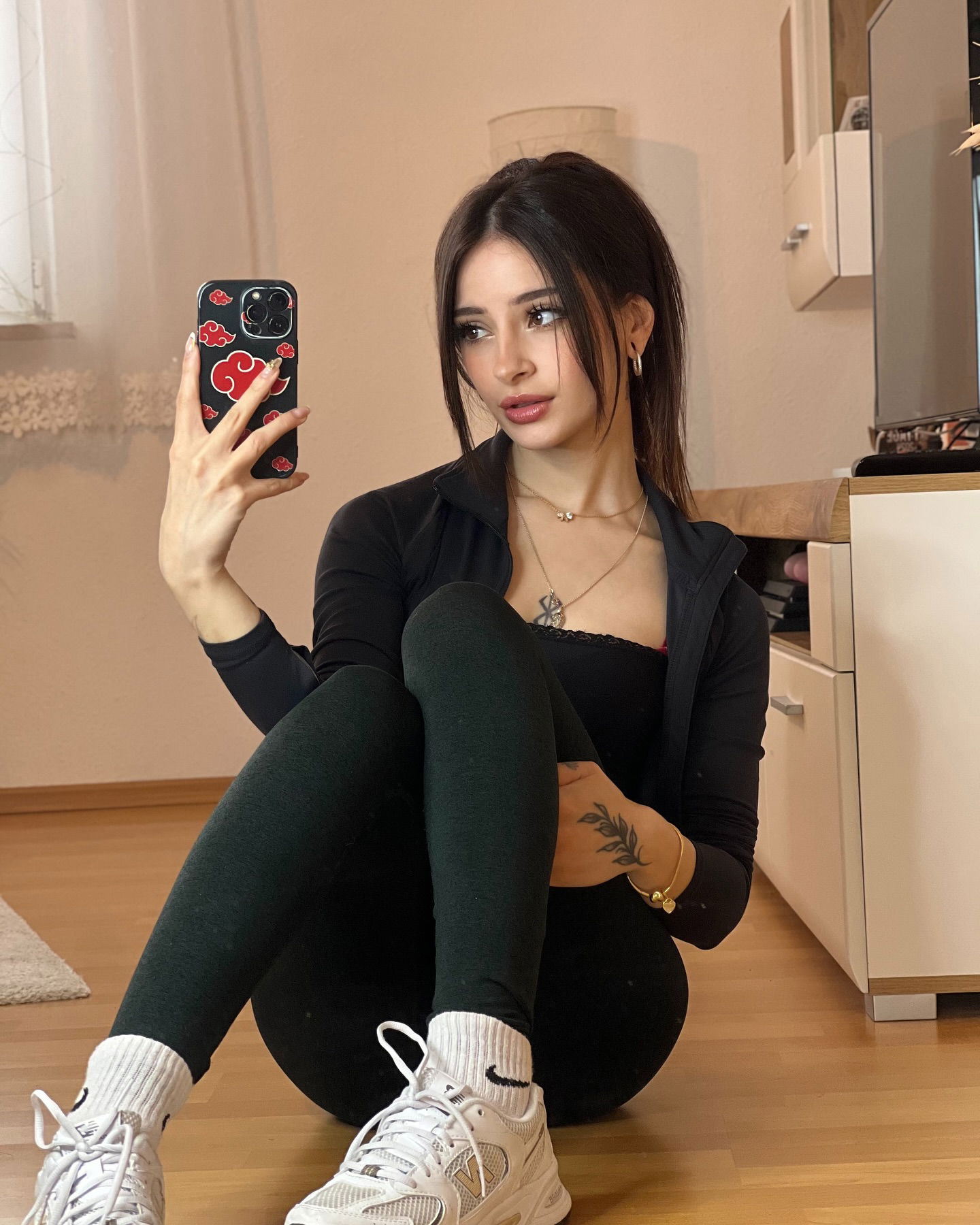 cata.leyah instagram image archive image