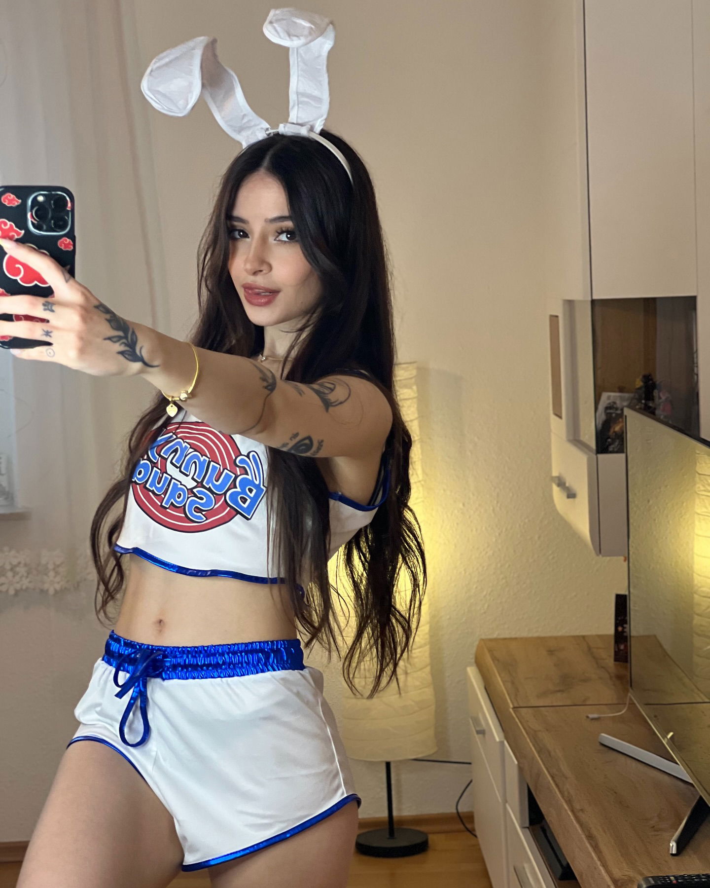 cata.leyah instagram image archive image