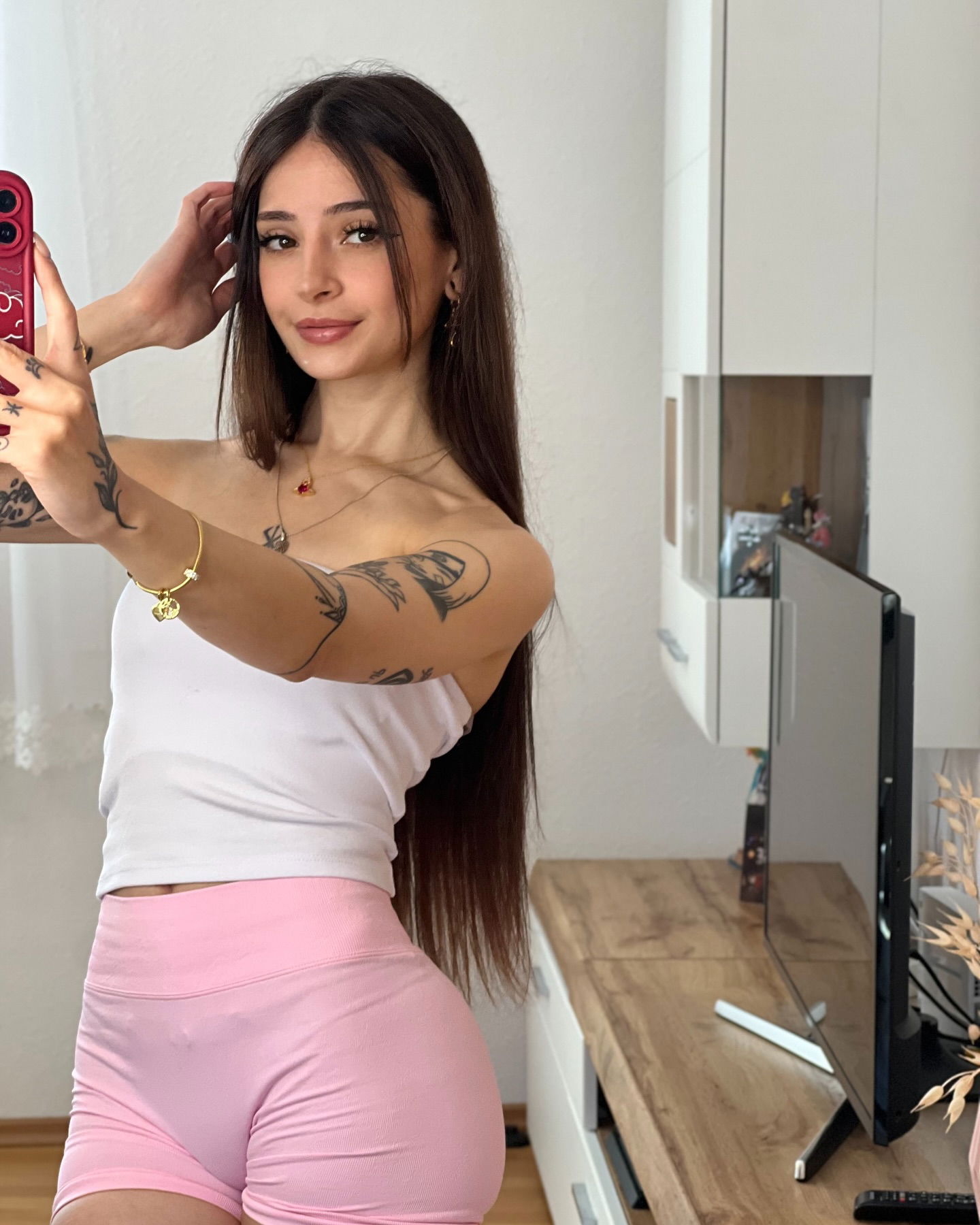 cata.leyah instagram image archive image