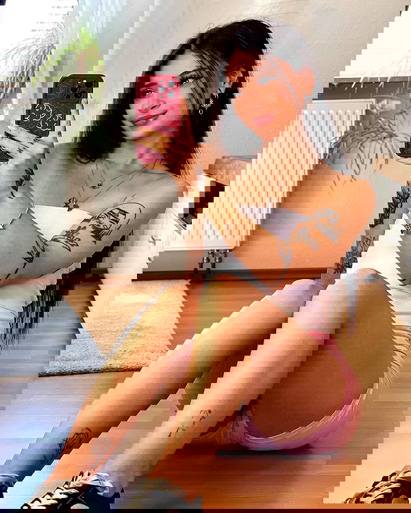 cata.leyah image ~ Altpins