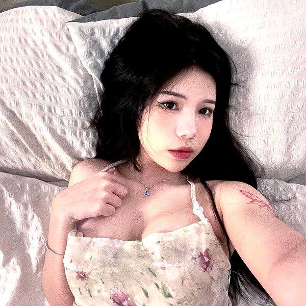 cattia.ttv_ instagram image archive image