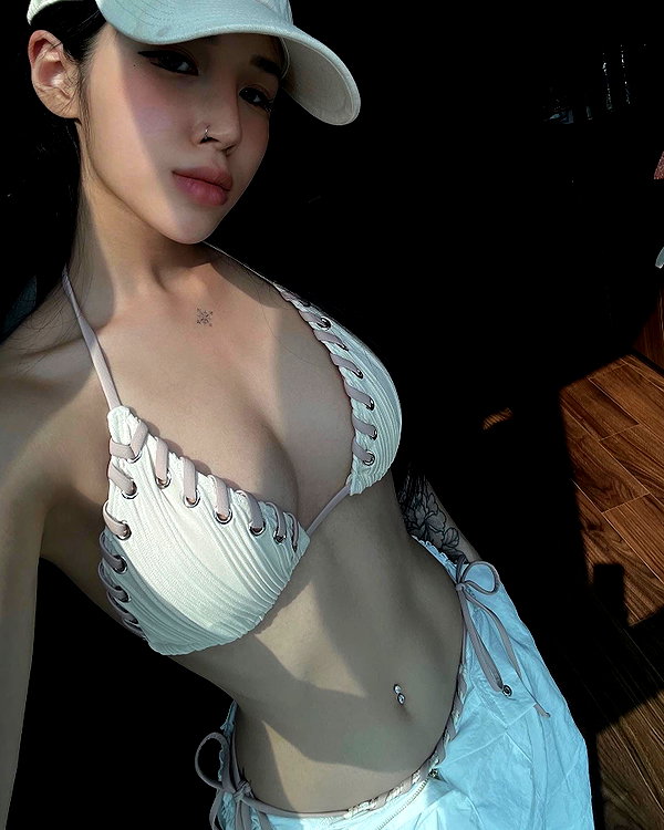 celineharu instagram image archive image