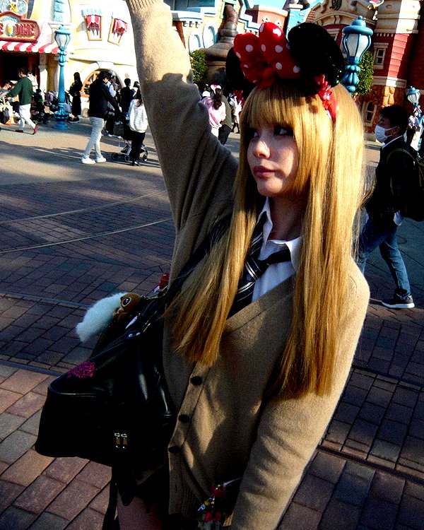 chanrio.u_u instagram image archive image