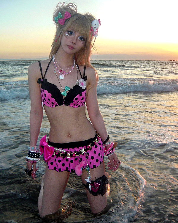 chanrio.u_u instagram image archive image