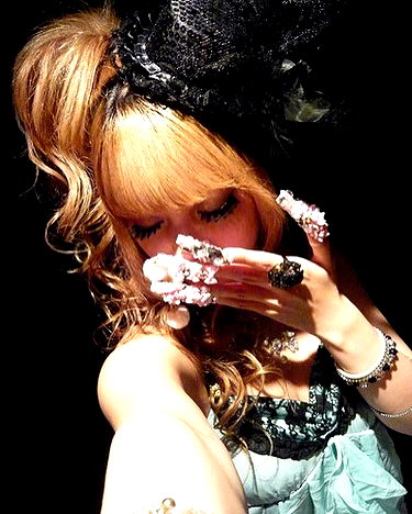 chanrio.u_u instagram image archive image