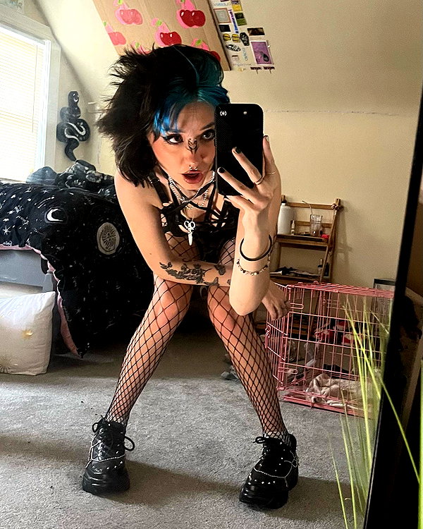 charleygrayyy instagram image archive image