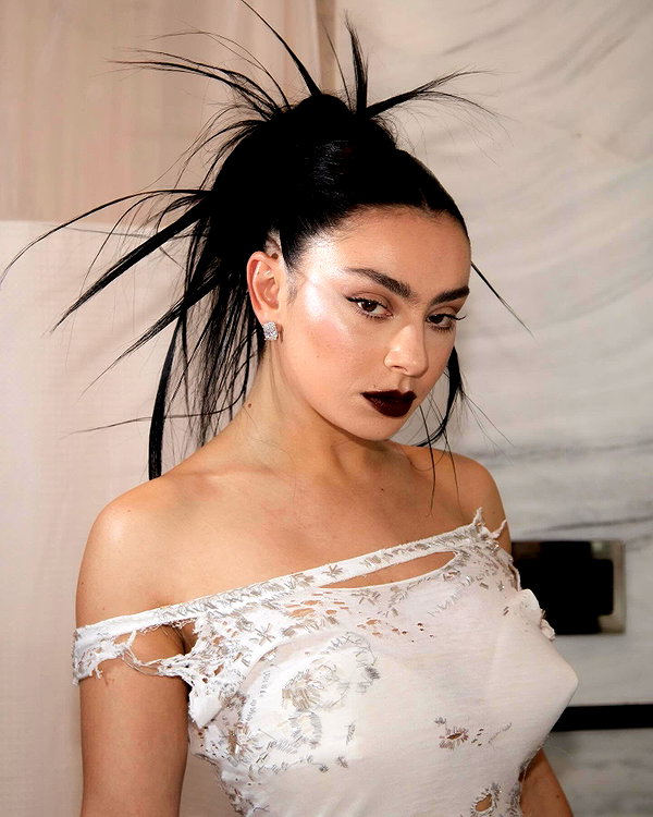 charli_xcx instagram image archive image