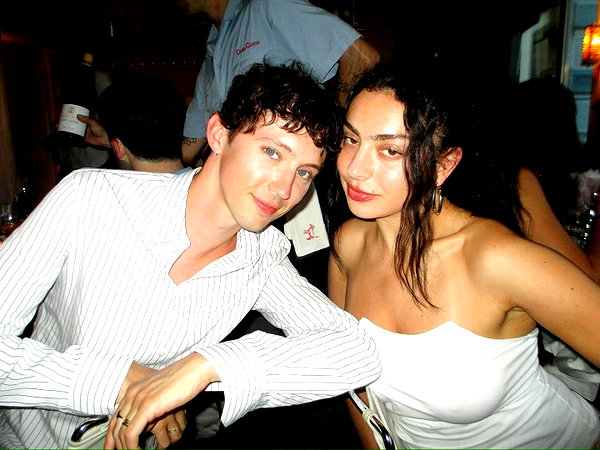 charli_xcx instagram image archive image