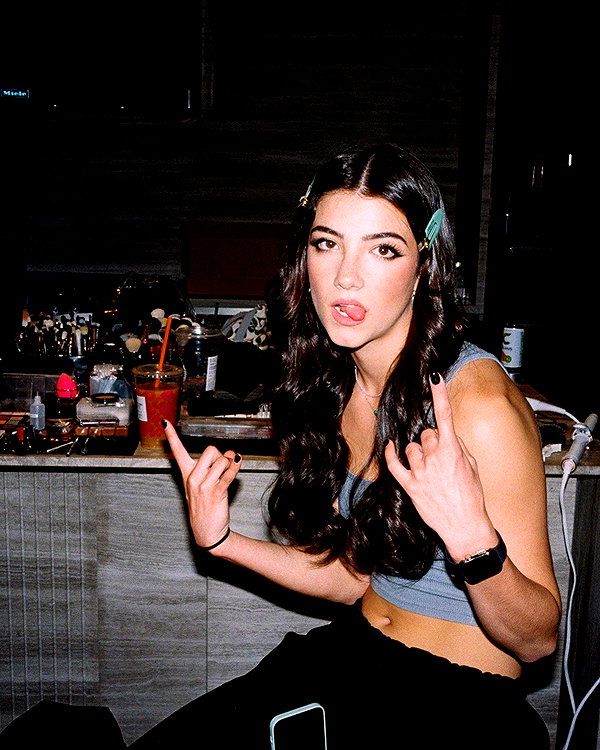 charlidamelio instagram image archive image