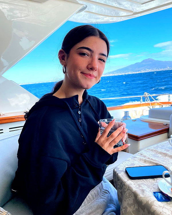 charlidamelio instagram image archive image