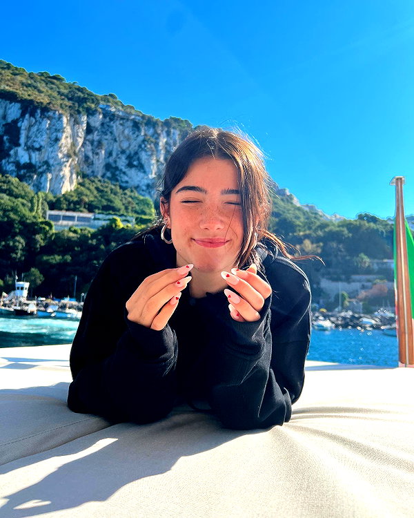 charlidamelio instagram image archive image