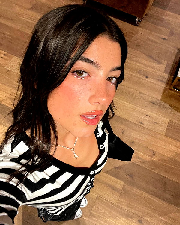 charlidamelio instagram image archive image