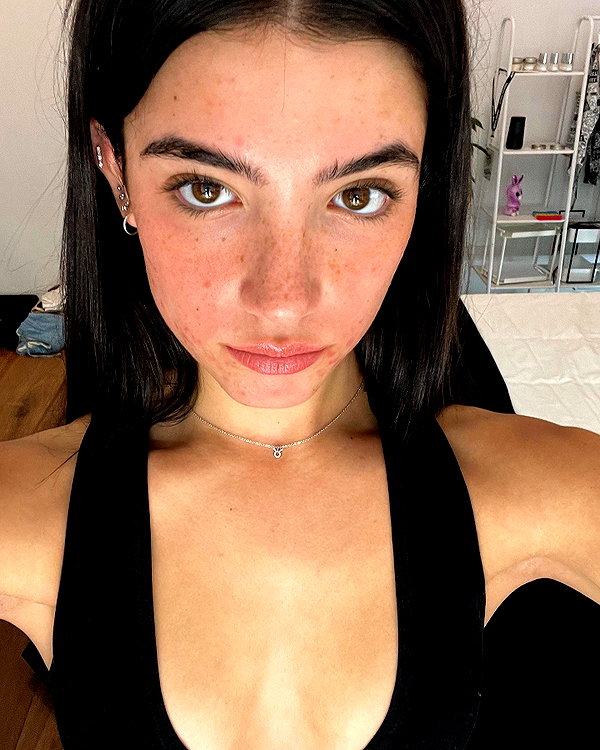 charlidamelio instagram image archive image