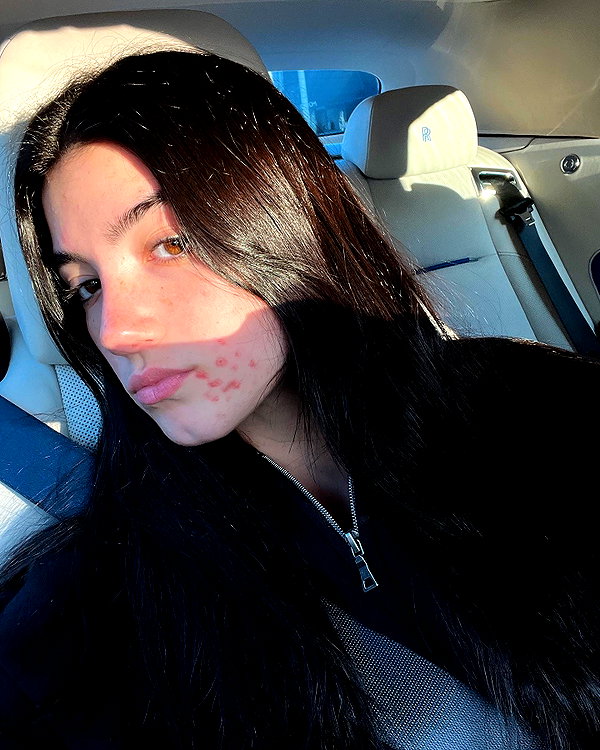 charlidamelio instagram image archive image