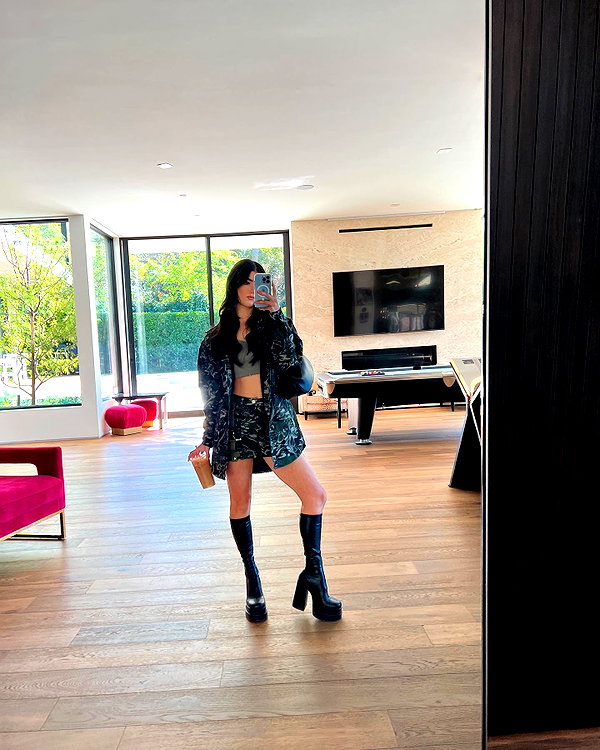 charlidamelio instagram image archive image
