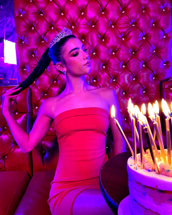 charlidamelio instagram image archive image