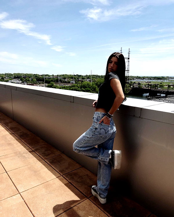 charlidamelio instagram image archive image