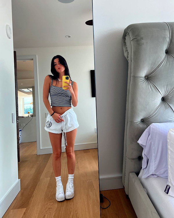 charlidamelio instagram image archive image