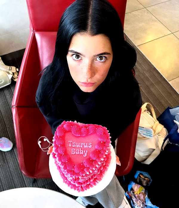 charlidamelio instagram image archive image