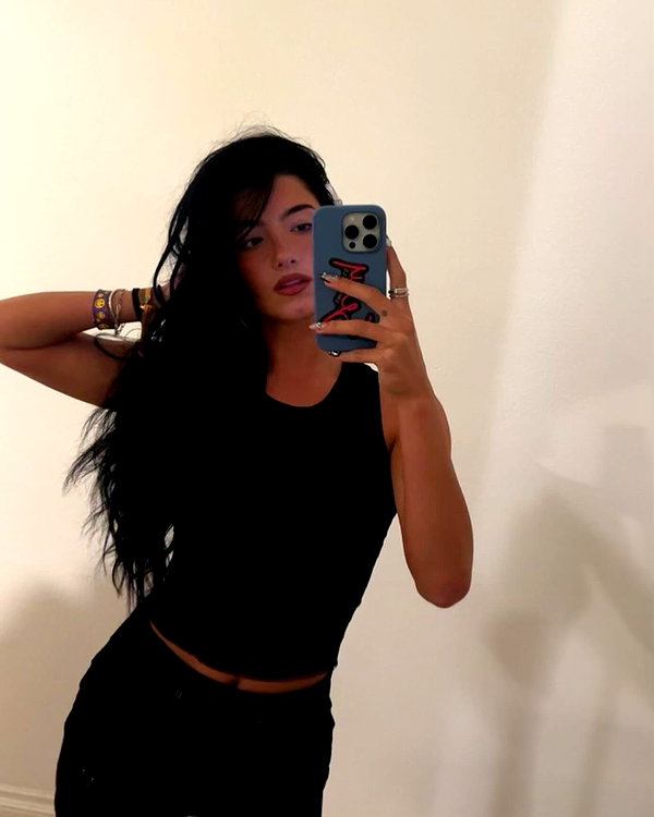 charlidamelio instagram image archive image