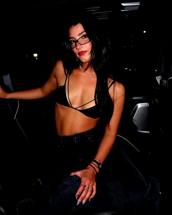 charlidamelio instagram image archive image