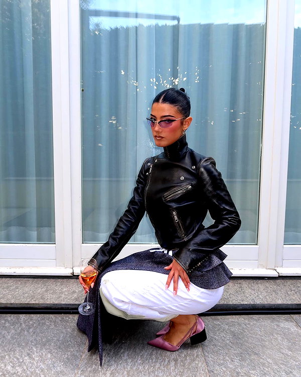 charlidamelio instagram image archive image