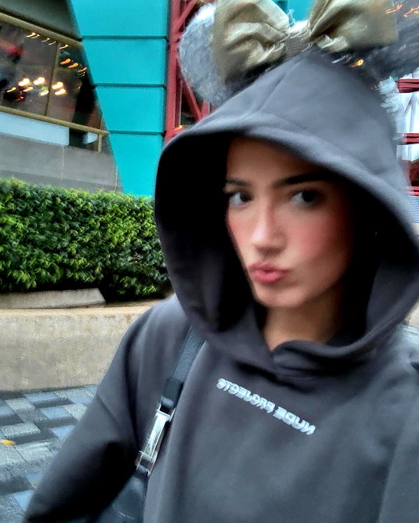charlidamelio instagram image archive image